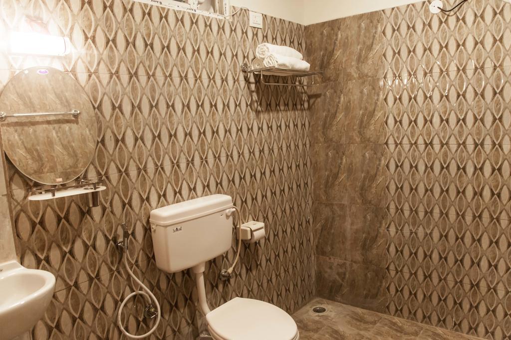Petra Family Guest House Valparai Room photo